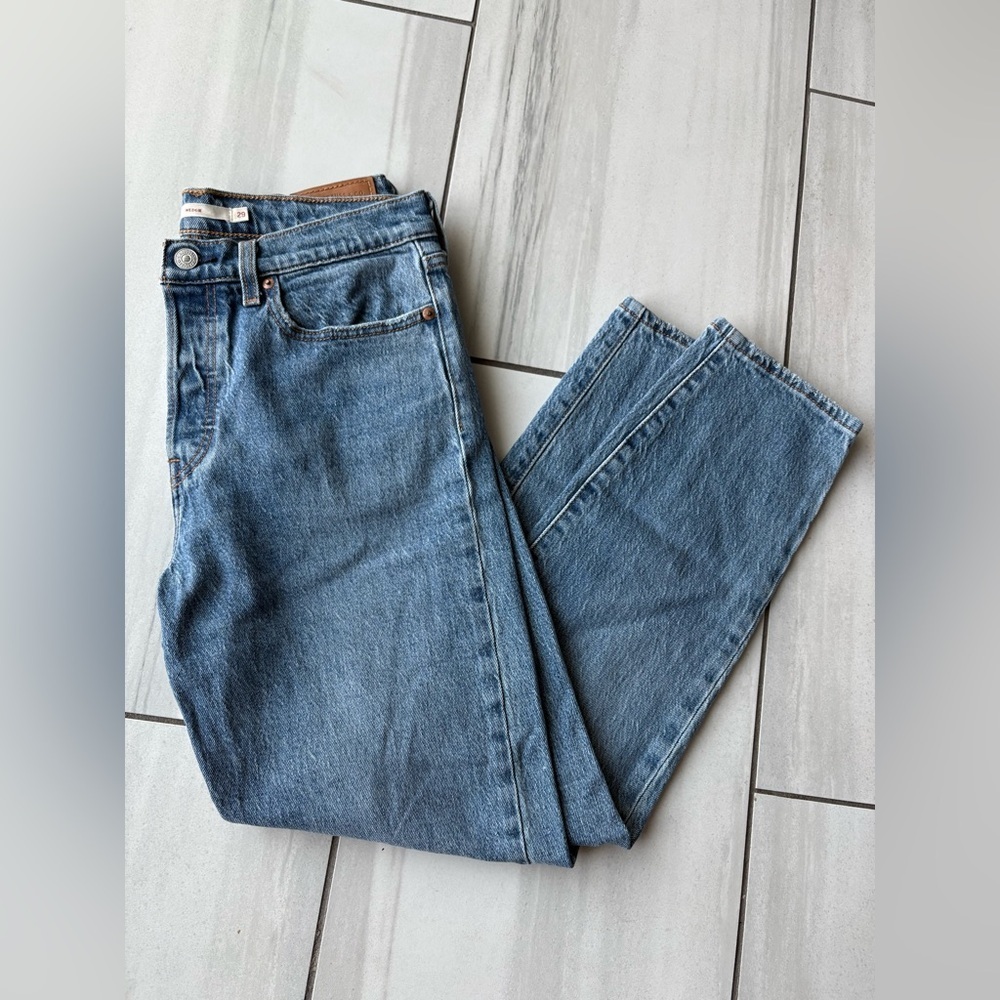 Levi's® Wedgie Icon Fit Jeans Classic Straight Leg | These Dreams Wash | Size 29 - Picture 7 of 16